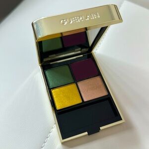 Guerlain eyeshadow quad in shade 879 GLITTERY TIGER - LIMITED EDITION
